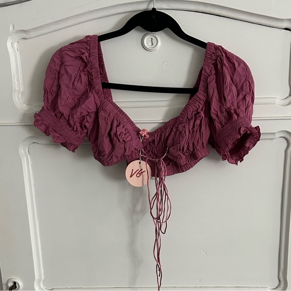 VERGE GIRL Italian Language front tie crop - Picture 2 of 4